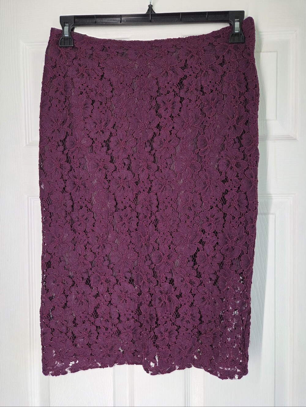 Vintage!!! Women's Lace Pencil Skirt in Plum Size 8